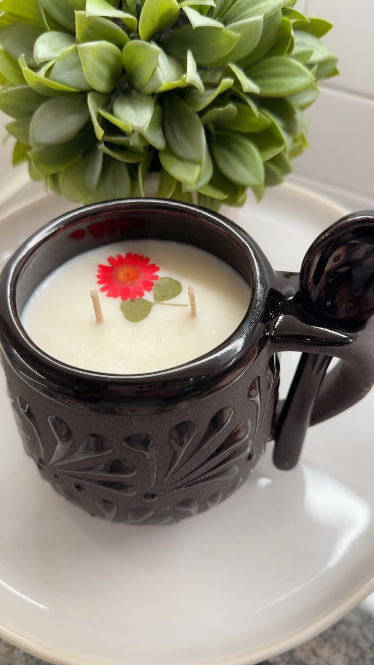 Elegant Taza Candle & Spoon Black