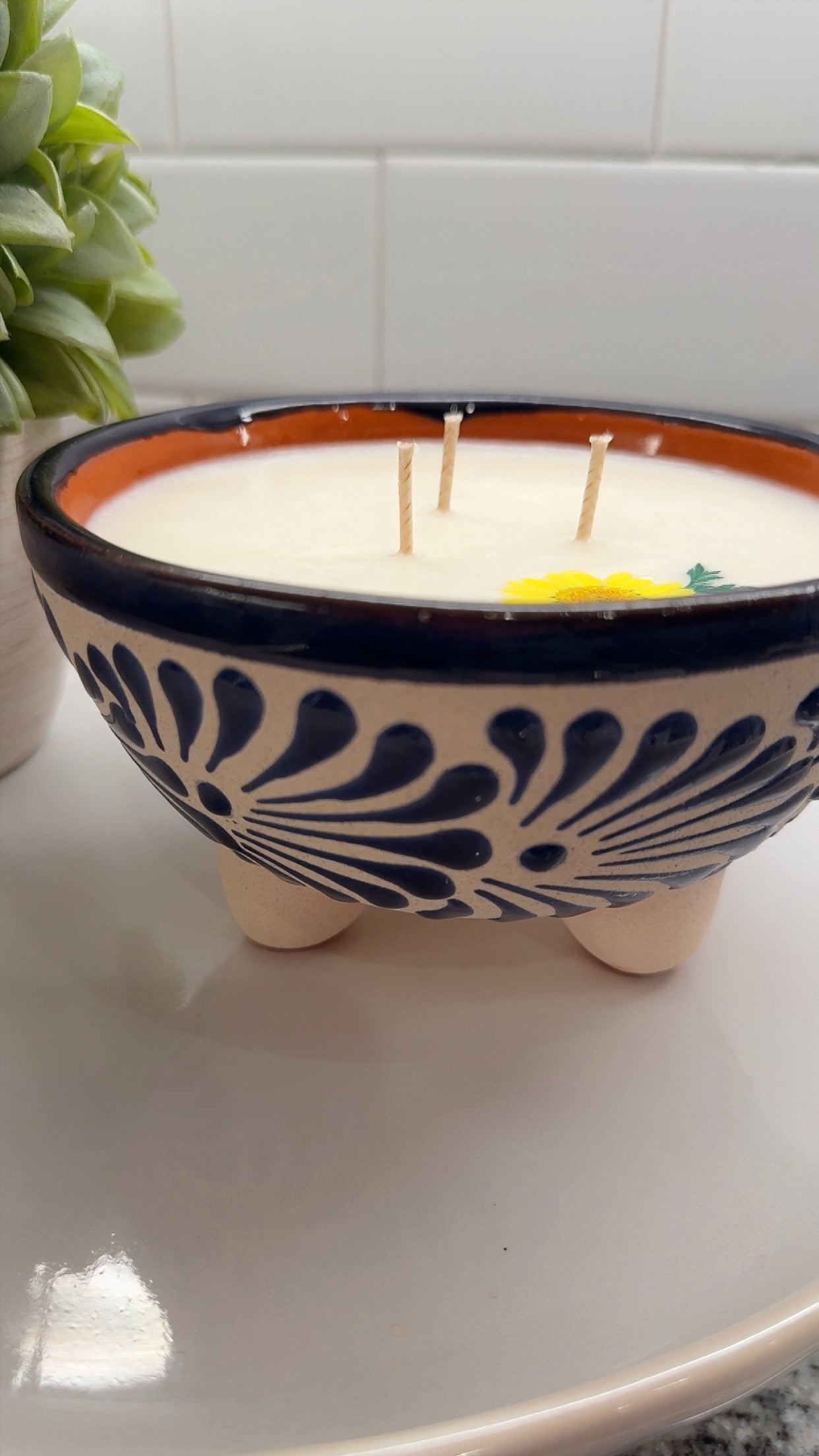 Salsa Molcajete Candle Azul