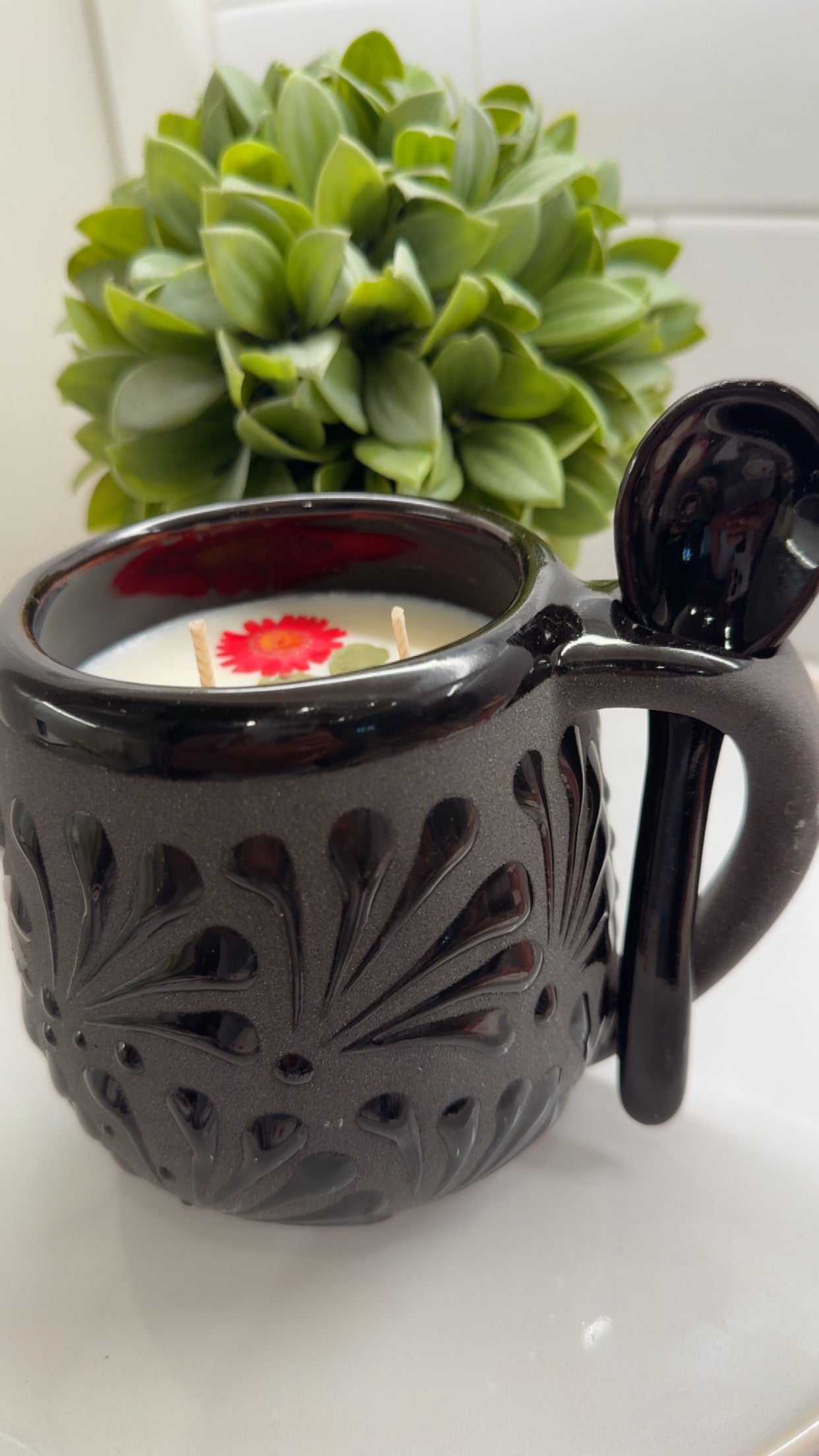 Elegant Taza Candle & Spoon Black